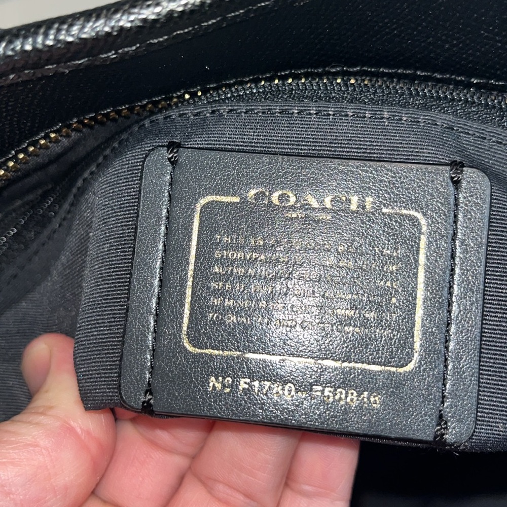 Coach-Black-city, zip, cross,grain Leather purse,gold accents, shoulder,Tote Bag - Picture 9 of 16